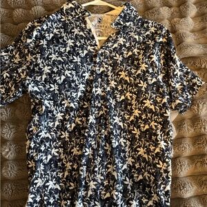 DESOTO Men's Black and White Floral Button Down Shirt